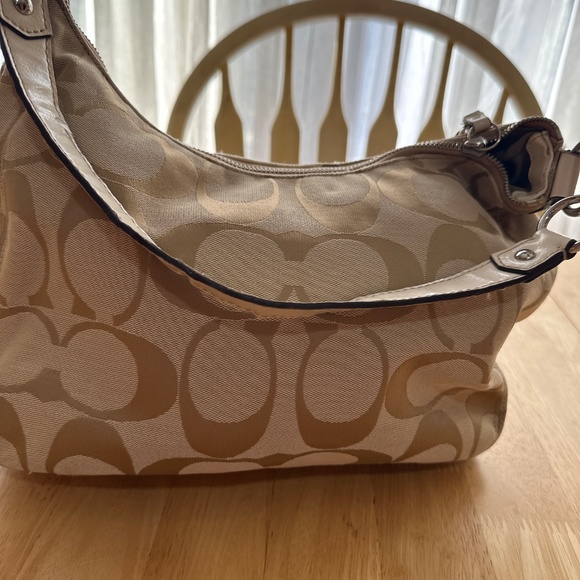 Coach Signature Shoulder Bag - Picture 4 of 9
